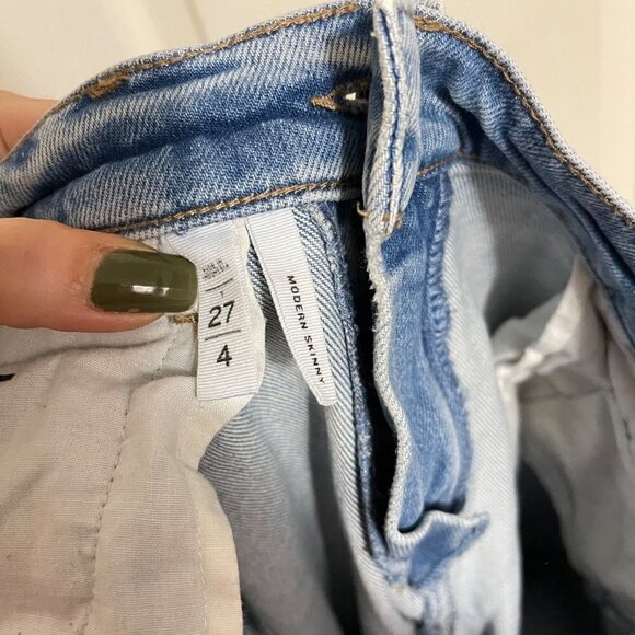 Loft Women's Pearl Embellished Distressed Raw Hem Modern Skinny Jeans Size 4/27 - Picture 4 of 9